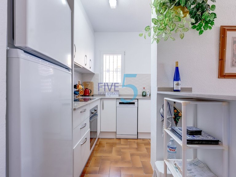 Apartment for Sale in Alicante, Valencia 5
