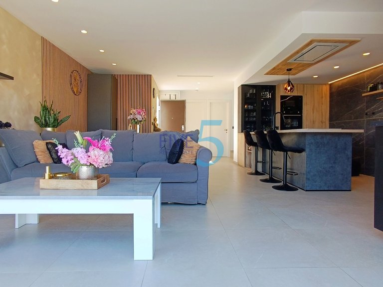 Villa for Sale in Alicante, Valencia 16