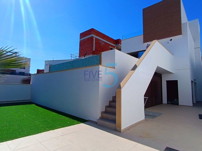 Villa for Sale in Alicante, Valencia 2