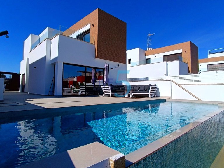 Villa for Sale in Alicante, Valencia 1