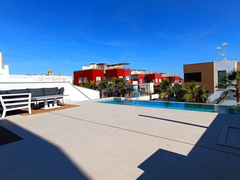 Villa for Sale in Alicante, Valencia 7