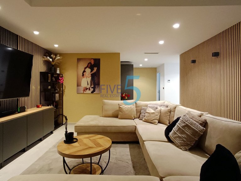 Villa for Sale in Alicante, Valencia 4