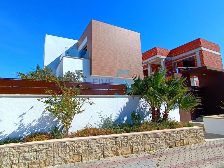 Villa for Sale in Alicante, Valencia 5