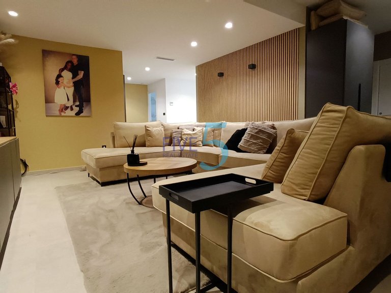 Villa for Sale in Alicante, Valencia 25