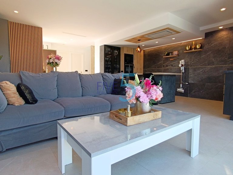 Villa for Sale in Alicante, Valencia 17