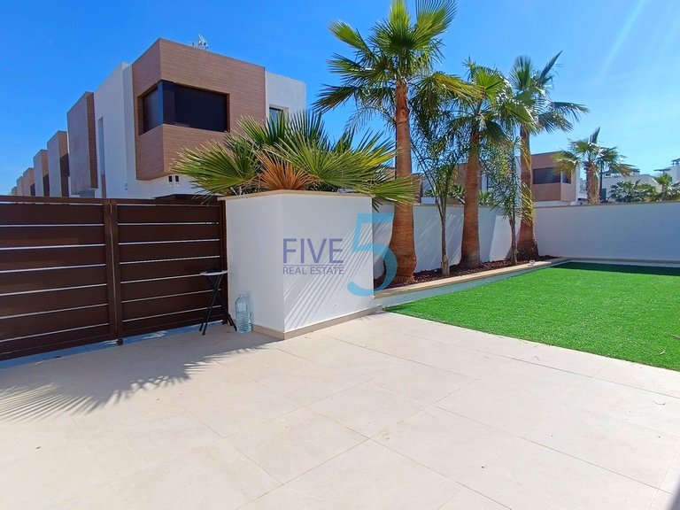 Villa for Sale in Alicante, Valencia 12