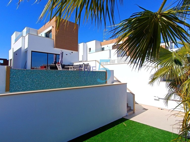 Villa for Sale in Alicante, Valencia 11