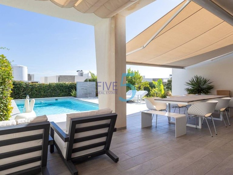 Villa for Sale in Alicante, Valencia 33