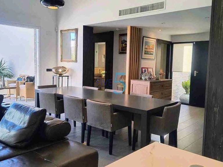 Villa for Sale in Alicante, Valencia 3