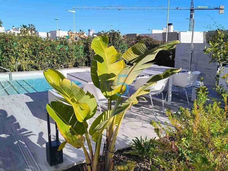 Villa for Sale in Alicante, Valencia 25
