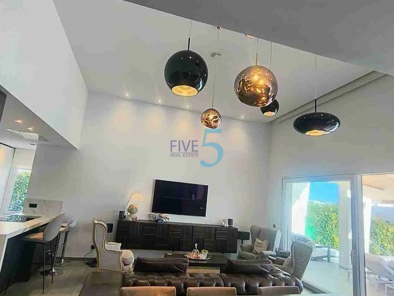 Villa for Sale in Alicante, Valencia 5