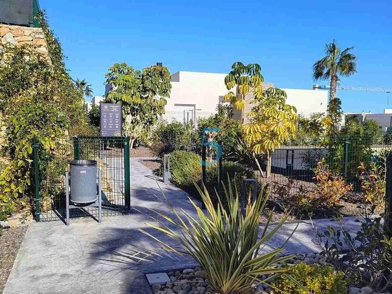 Villa for Sale in Alicante, Valencia 28