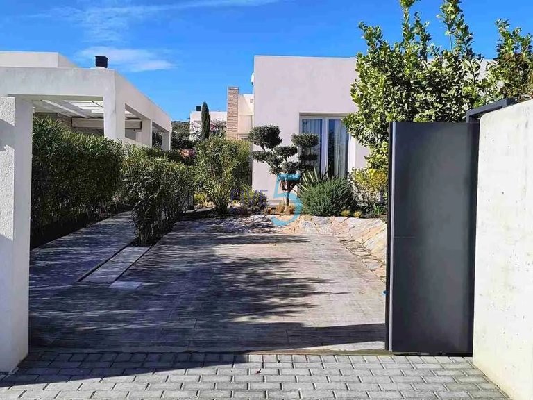 Villa for Sale in Alicante, Valencia 4