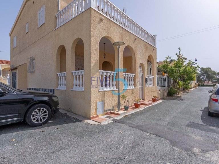 Villa for Sale in Alicante, Valencia 1