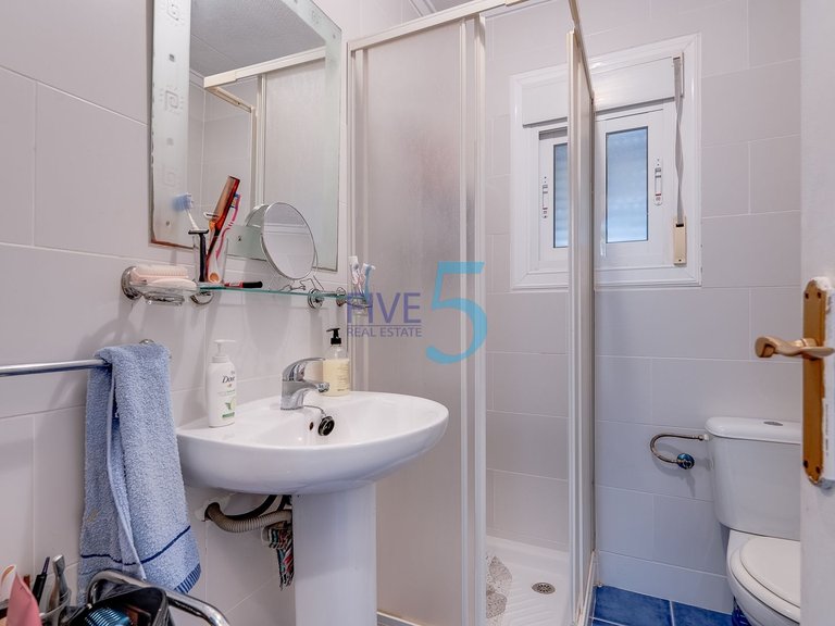 Villa for Sale in Alicante, Valencia 11