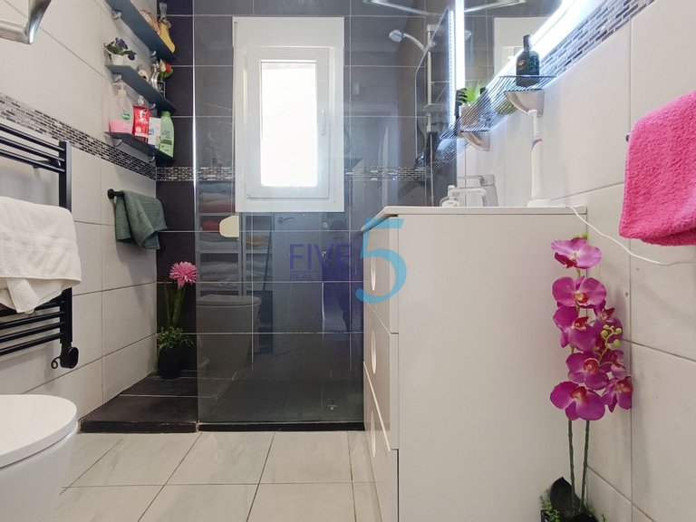Villa for Sale in Alicante, Valencia 36