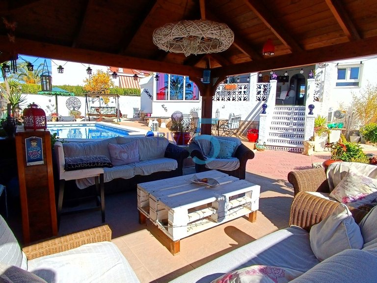Villa for Sale in Alicante, Valencia 10