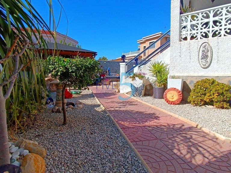 Villa for Sale in Alicante, Valencia 8
