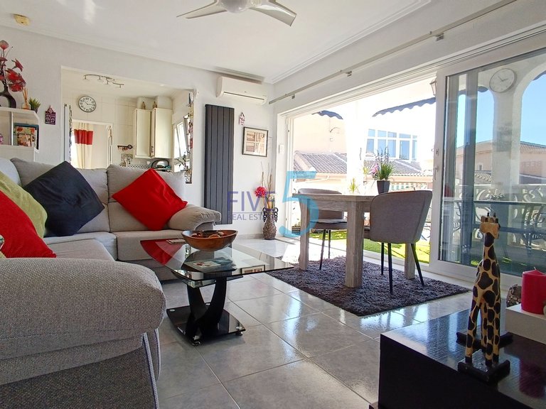 Villa for Sale in Alicante, Valencia 4