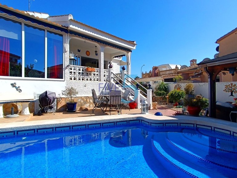 Villa for Sale in Alicante, Valencia 16