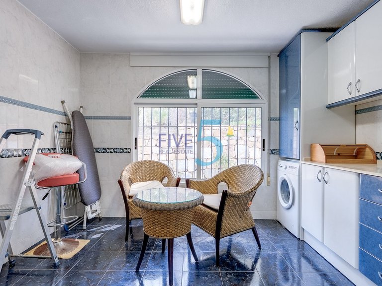 Villa for Sale in Alicante, Valencia 6