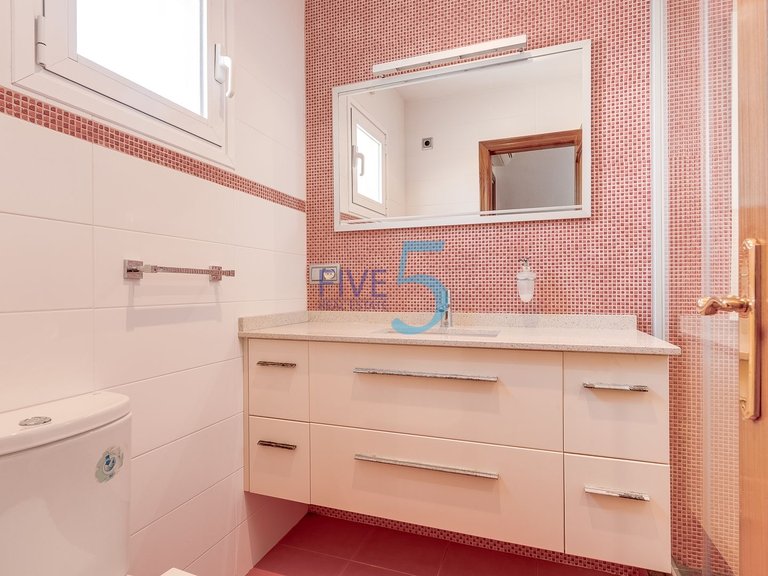 Villa for Sale in Alicante, Valencia 10