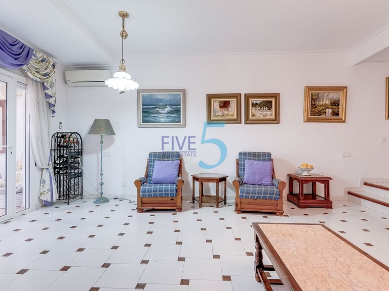 Villa for Sale in Alicante, Valencia 5