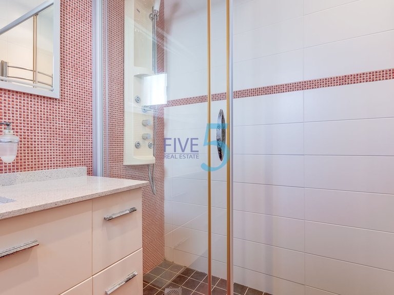 Villa for Sale in Alicante, Valencia 11