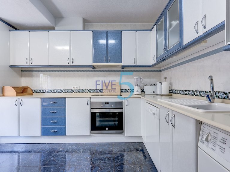 Villa for Sale in Alicante, Valencia 4