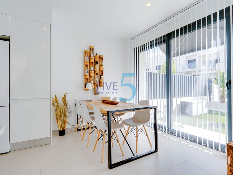 Villa for Sale in Alicante, Valencia 10