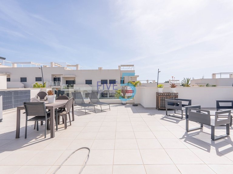 Villa for Sale in Alicante, Valencia 26