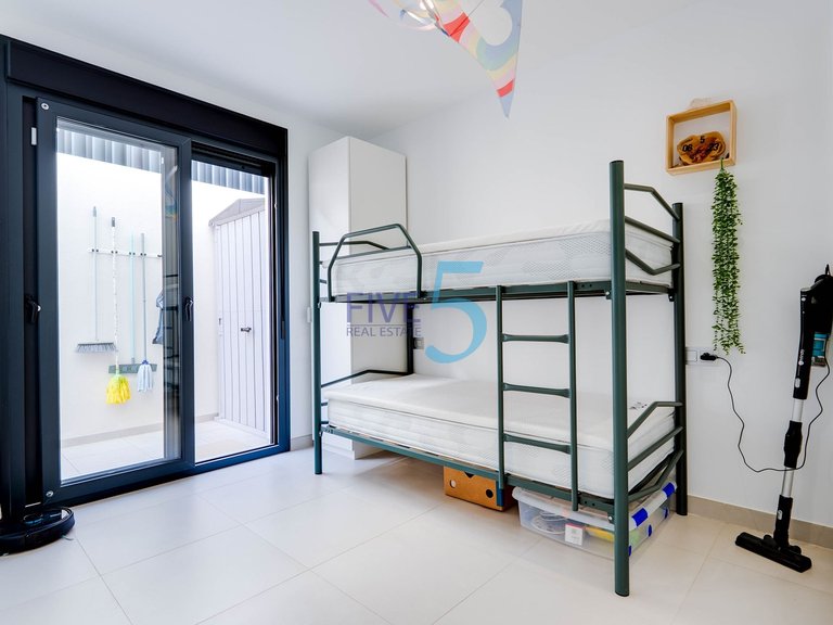 Villa for Sale in Alicante, Valencia 18