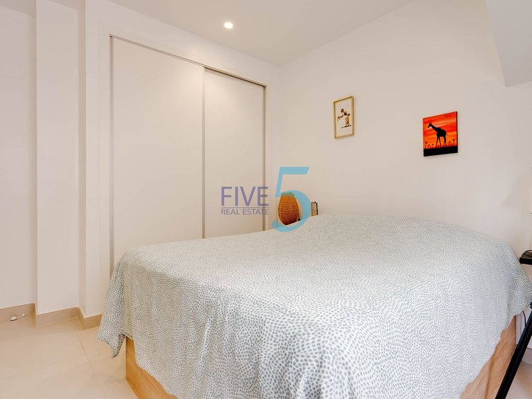 Villa for Sale in Alicante, Valencia 16