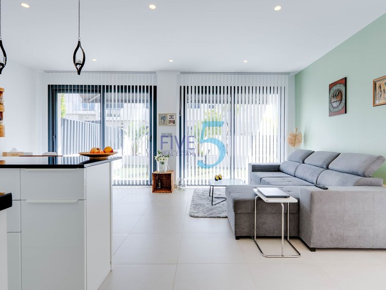 Villa for Sale in Alicante, Valencia 8