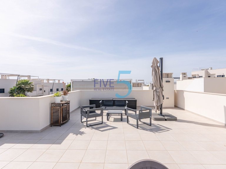 Villa for Sale in Alicante, Valencia 22