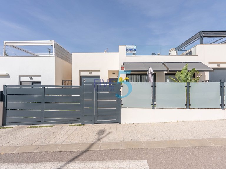 Villa for Sale in Alicante, Valencia 2