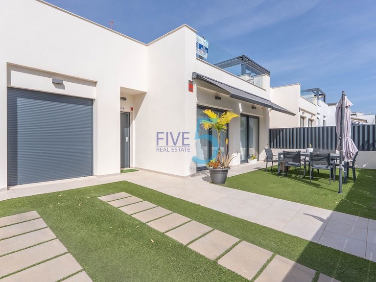 Villa for Sale in Alicante, Valencia 3