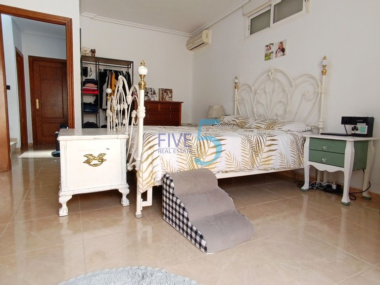 Villa for Sale in Alicante, Valencia 28