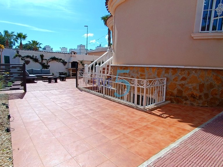 Villa for Sale in Alicante, Valencia 13
