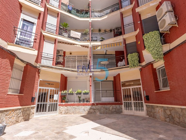 Apartment for Sale in Alicante, Valencia 1