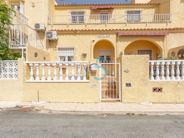 Villa for Sale in Alicante, Valencia 1