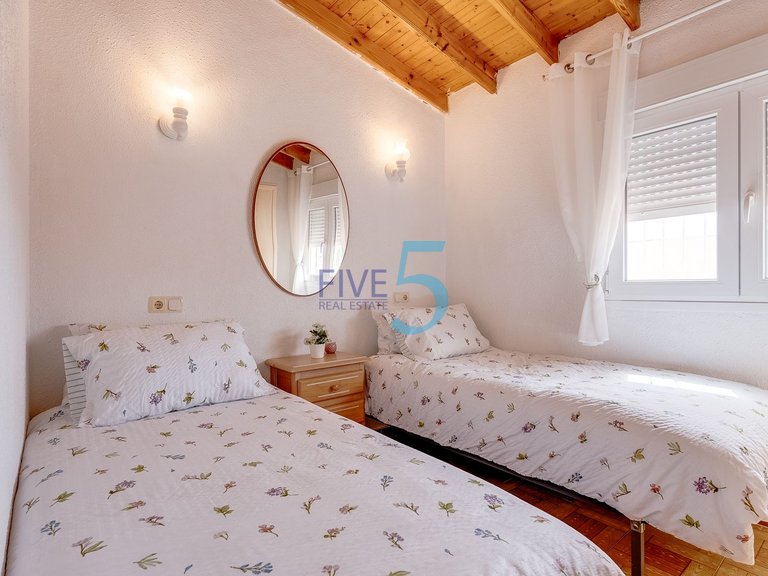 Villa for Sale in Alicante, Valencia 16