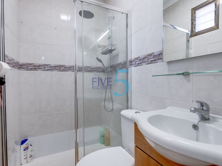 Villa for Sale in Alicante, Valencia 19