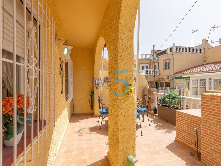 Villa for Sale in Alicante, Valencia 3