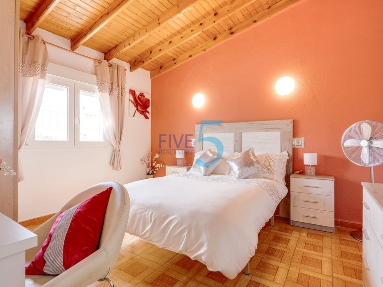 Villa for Sale in Alicante, Valencia 20