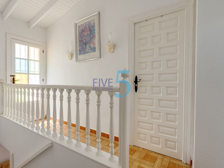 Villa for Sale in Alicante, Valencia 18