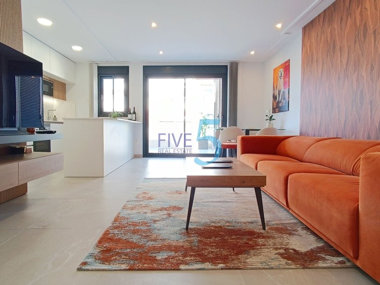 Apartment for Sale in Alicante, Valencia 1