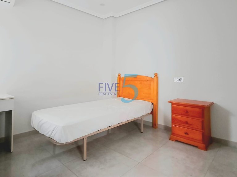 Apartment for Sale in Alicante, Valencia 17