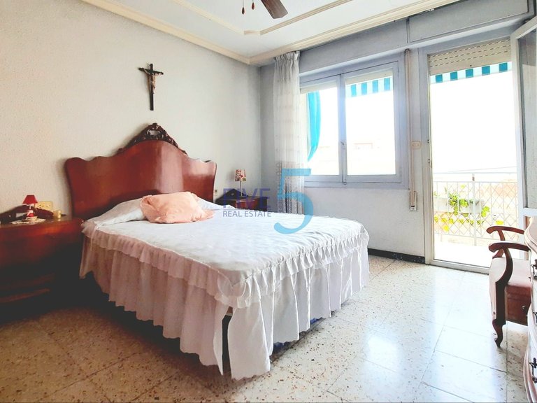 Villa for Sale in Alicante, Valencia 8