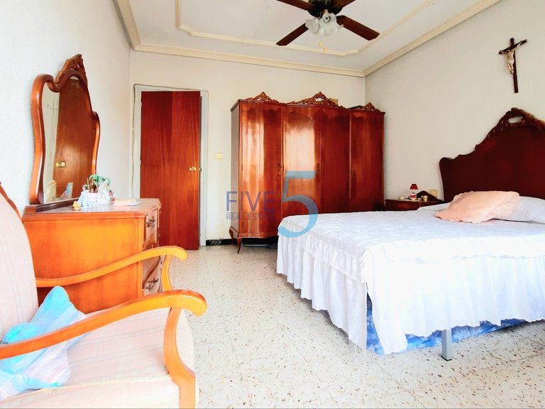 Villa for Sale in Alicante, Valencia 9